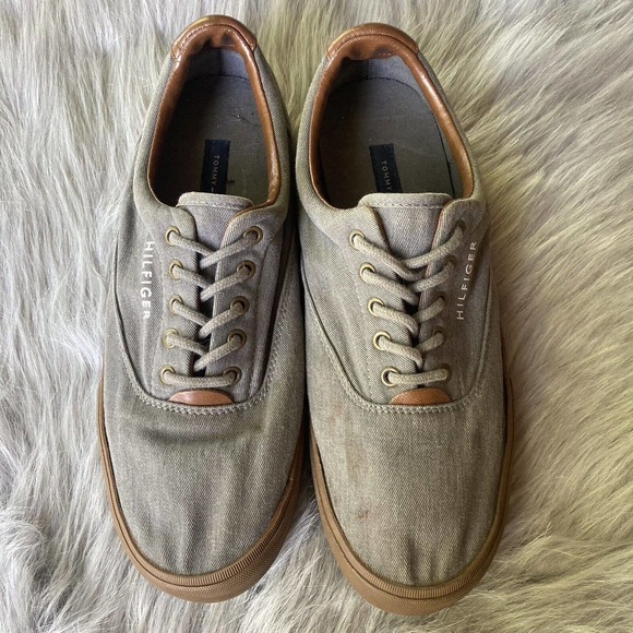 Tommy Hilfiger PHELIPO Mens Shoes Size 8 Gray Brown Canvas Lace Up Sneakers - Picture 1 of 8